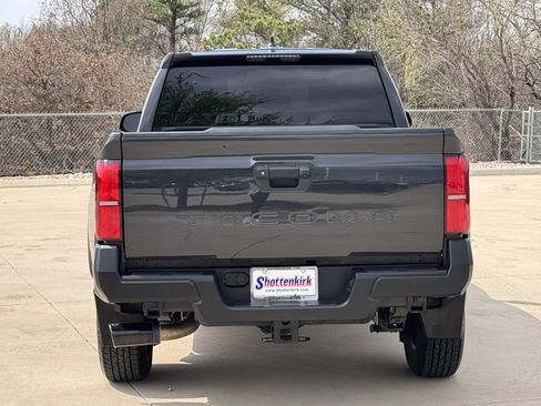 Used 2024 Toyota Tacoma SR image 5