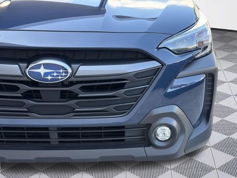 Used 2025 Subaru Outback Premium AWD/4WD image 11