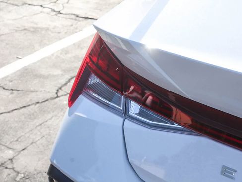 Certified 2025 Hyundai Elantra Limited image 8