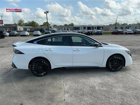 New 2026 Nissan Sentra SR w/ SR All Weather Package FWD image 5