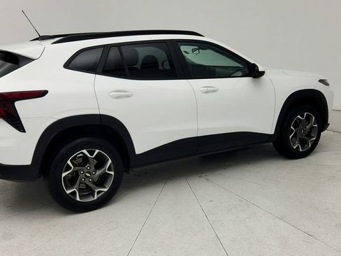 Used 2025 Chevrolet Trax LT w/ Driver Confidence Package FWD image 8