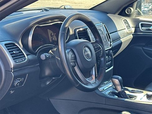 Used 2020 Jeep Grand Cherokee Limited image 17