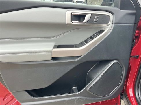 Certified 2022 Ford Explorer XLT w/ Equipment Group 202A image 28