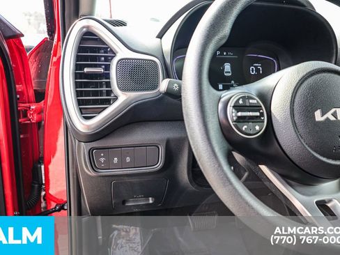 Used 2025 Kia Soul LX FWD image 27