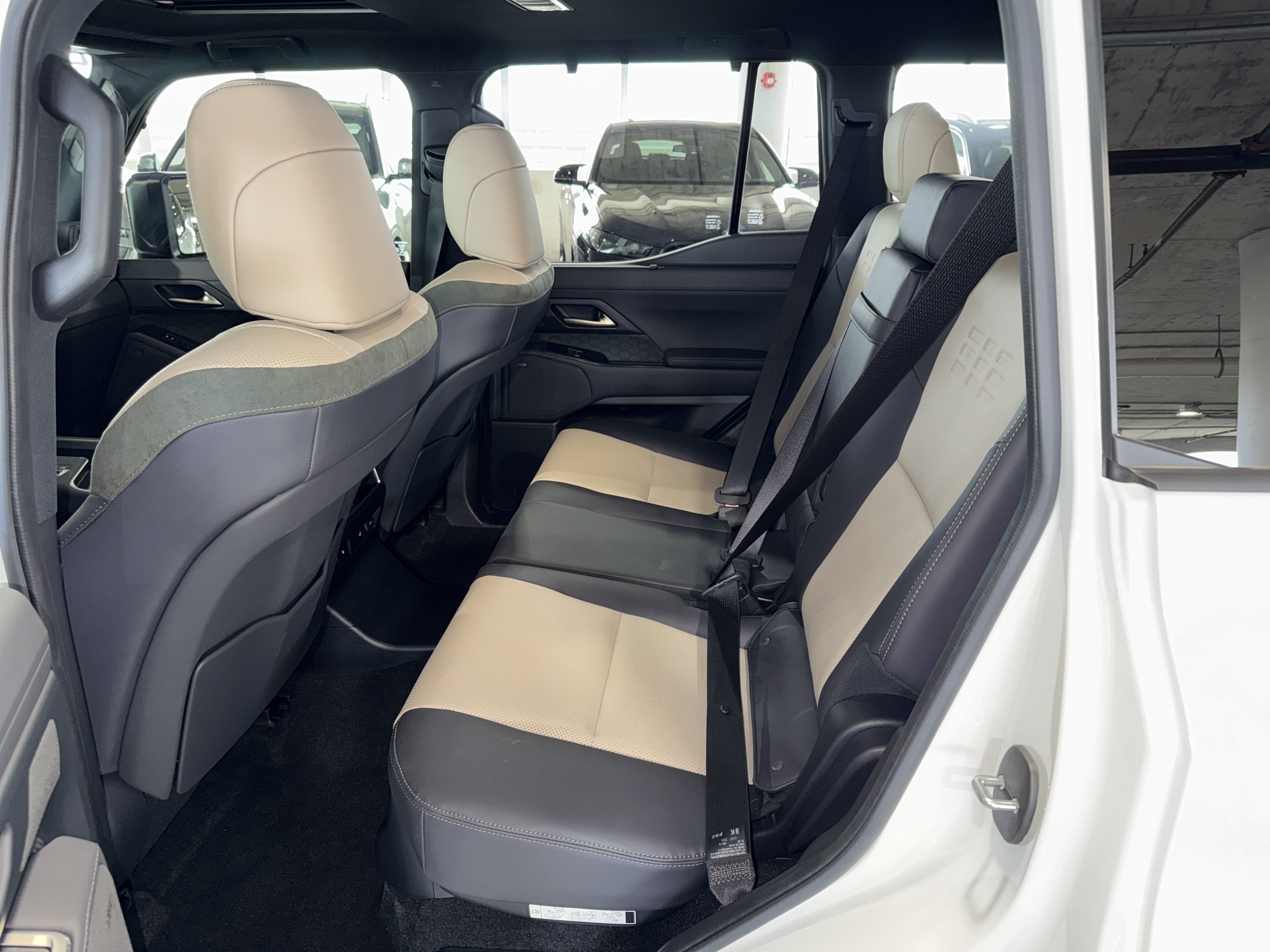 Used 2024 Lexus GX 550 AWD/4WD image 15