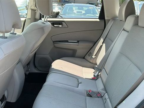 Used 2013 Subaru Forester 2.5X Premium AWD/4WD image 22