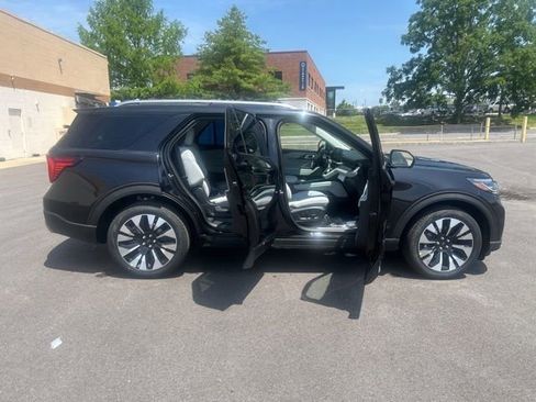 New 2026 Ford Explorer Platinum AWD/4WD image 10