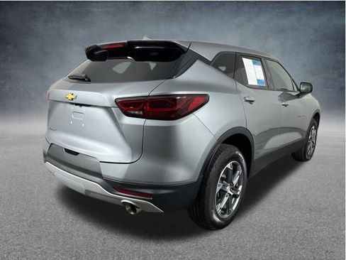 Used 2024 Chevrolet Blazer LT image 8