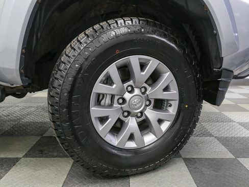 Used 2017 Toyota Tacoma SR5 image 16