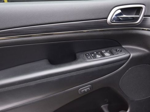 Used 2020 Jeep Grand Cherokee Limited X image 28