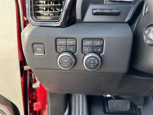 Used 2025 GMC Sierra 1500 AT4 w/ AT4 Premium Package image 30