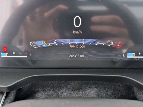 Used 2023 Jeep Grand Cherokee Limited w/ Luxury Tech Group II image 17