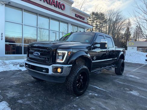 Used 2011 Ford F250 Lariat w/ Lariat Ultimate Pkg image 2