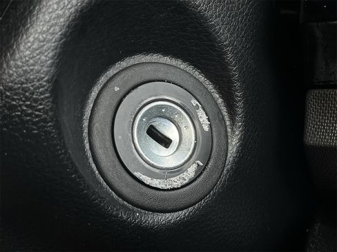 Used 2023 Kia Seltos LX image 19