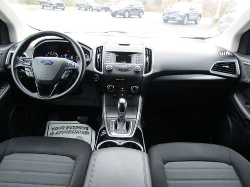 Used 2018 Ford Edge SE image 8