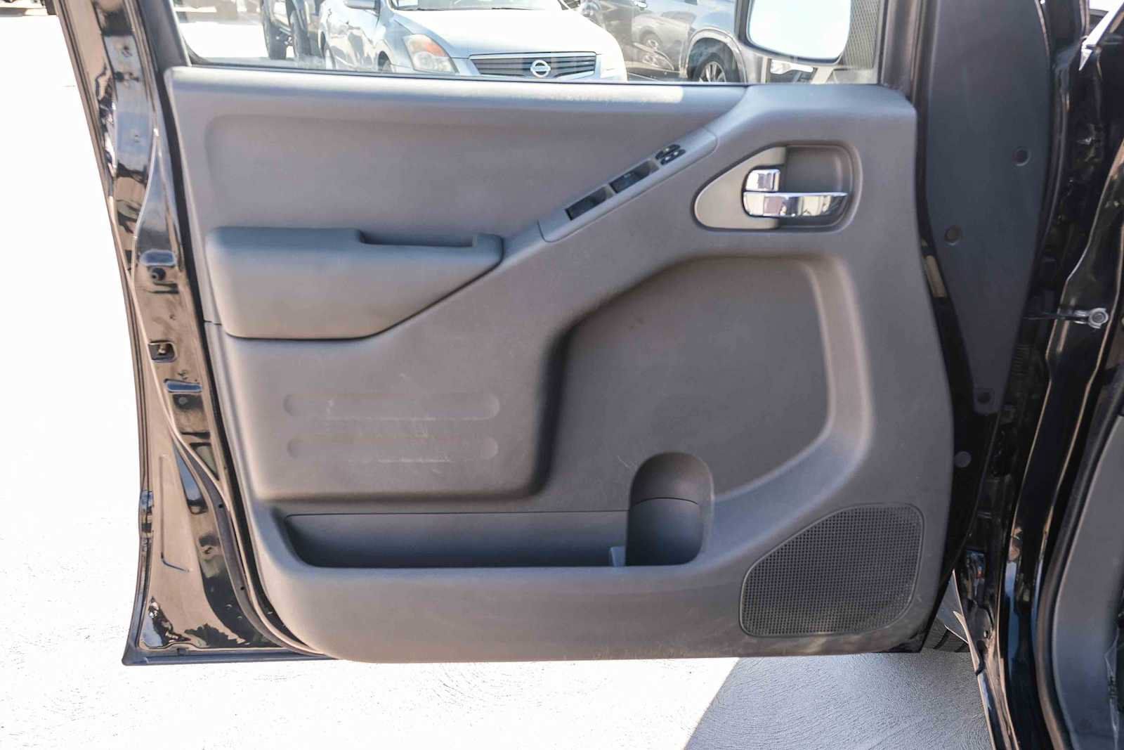 Used 2018 Nissan Frontier SV w/ Value Truck Package RWD image 22