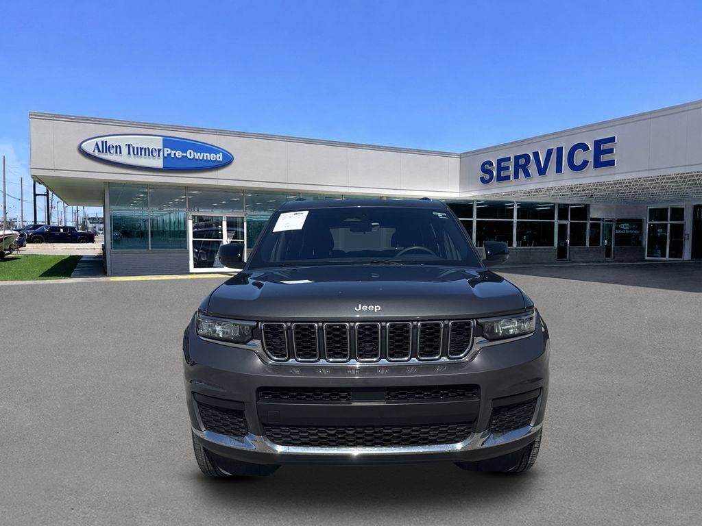 Used 2025 Jeep Grand Cherokee L Laredo RWD image 3