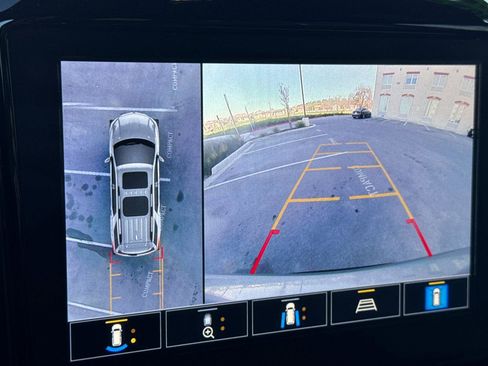 Certified 2023 Chevrolet Traverse RS image 24