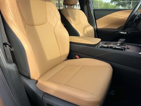 Used 2025 Lexus RX 350 Premium w/ Accessory Package (Z1) FWD image 28