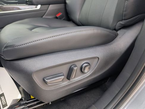 New 2026 Toyota Highlander Limited AWD/4WD image 10