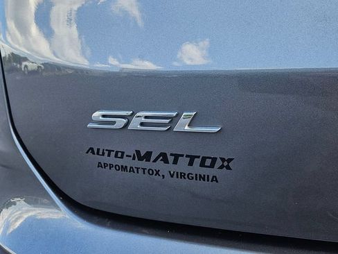 Used 2024 Ford Edge SEL AWD/4WD image 12