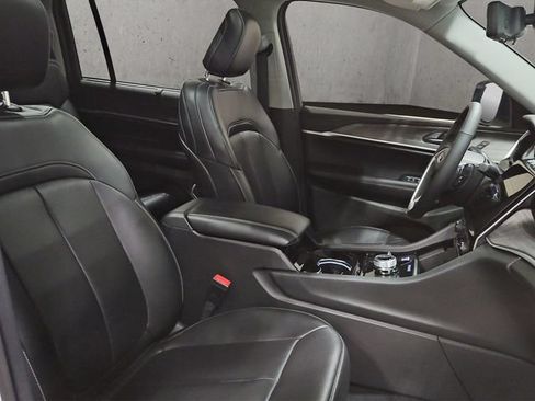 Used 2023 Jeep Grand Cherokee L Limited w/ Luxury Tech Group II AWD/4WD image 20