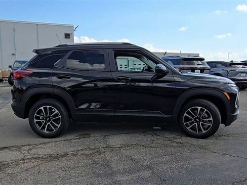 New 2026 Chevrolet TrailBlazer LT w/ Convenience Package image 2