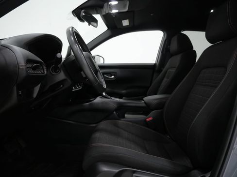 Used 2024 Honda HR-V Sport image 11
