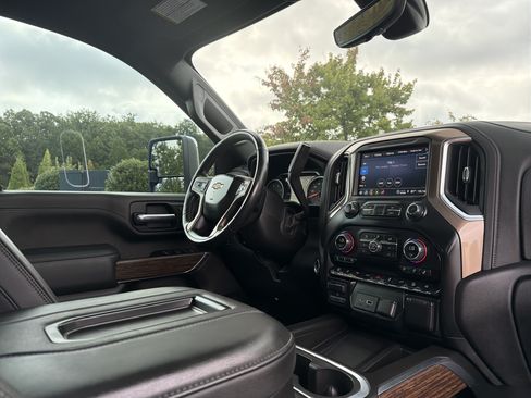 Used 2022 Chevrolet Silverado 3500 High Country w/ Z71 Off-Road Package AWD/4WD image 6