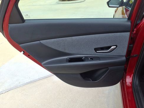 Used 2024 Hyundai Elantra Limited FWD image 14