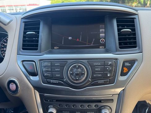 Used 2019 Nissan Pathfinder SL AWD/4WD image 21