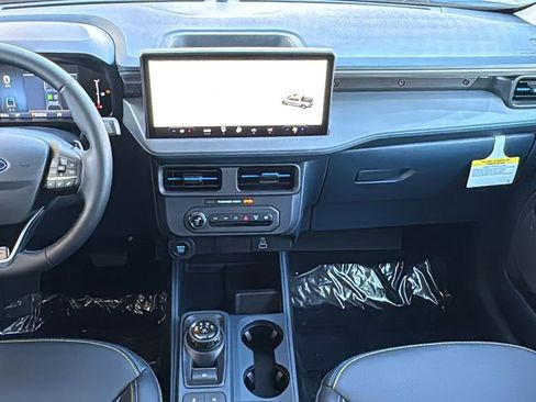 New 2025 Ford Maverick Lobo image 8