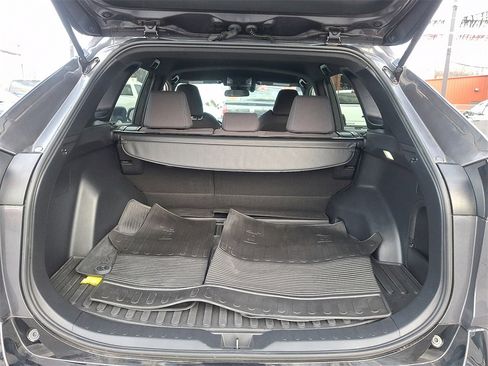 Used 2022 Toyota RAV4 SE image 30
