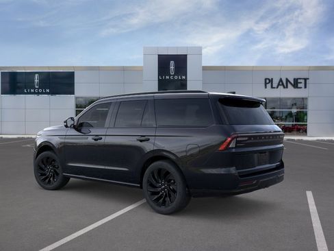 New 2026 Lincoln Navigator Reserve w/ Jet Appearance Package AWD/4WD image 4
