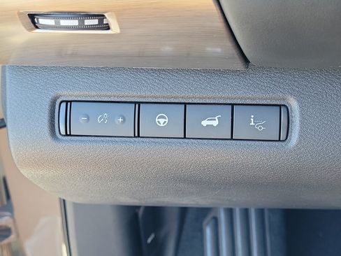 Certified 2024 Nissan Pathfinder Platinum FWD image 26
