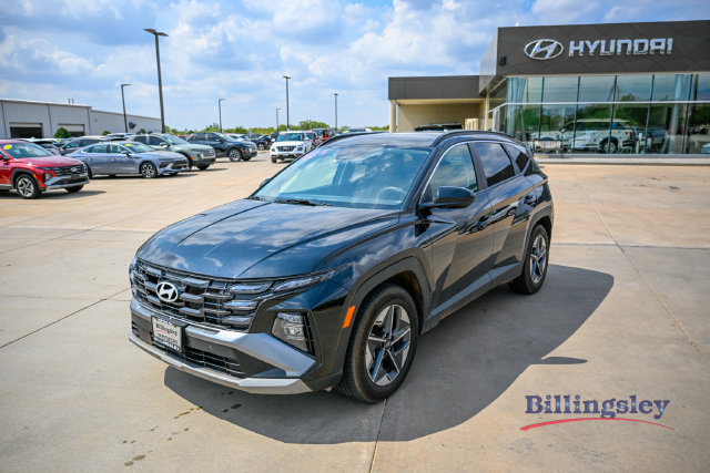 Certified 2025 Hyundai Tucson SEL FWD image 1