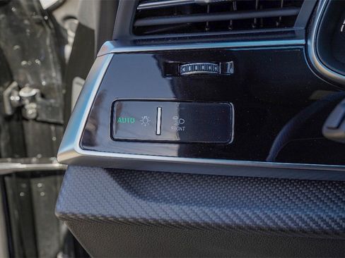 Used 2024 Audi SQ8 Prestige image 31