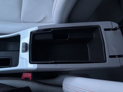 Used 2020 Chevrolet Bolt Premier w/ Infotainment Package image 33