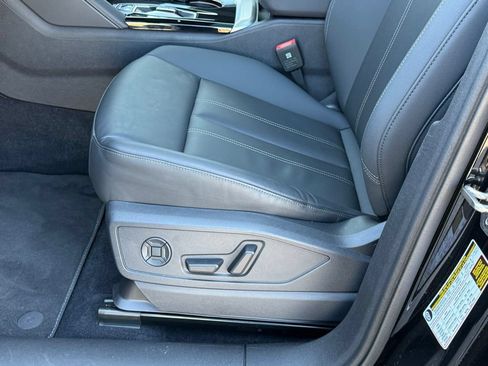 Used 2025 Audi Q5 Premium w/ Convenience Package AWD/4WD image 17
