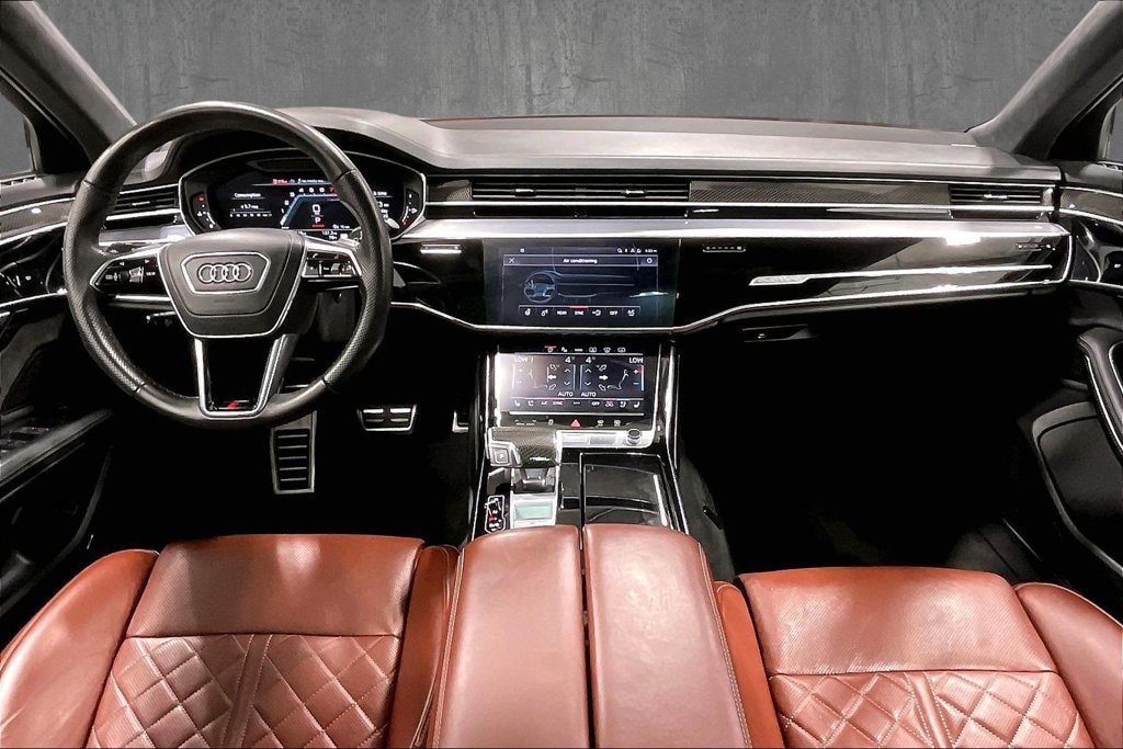 Used 2025 Audi S8 w/ Executive Package AWD/4WD image 8
