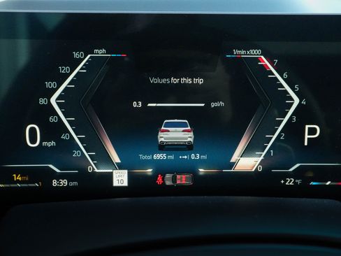 Used 2025 BMW X5 xDrive40i w/ Executive Package image 17