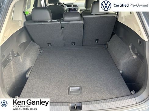 Used 2023 Volkswagen Tiguan SE w/ Panoramic Sunroof Package image 29
