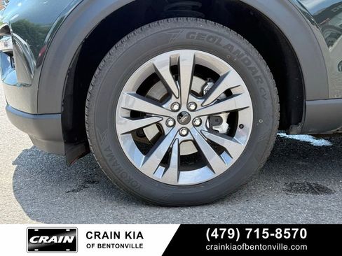 Used 2024 Ford Explorer XLT w/ Equipment Group 202A AWD/4WD image 36