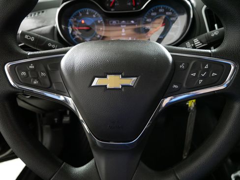 Used 2017 Chevrolet Cruze LT image 24