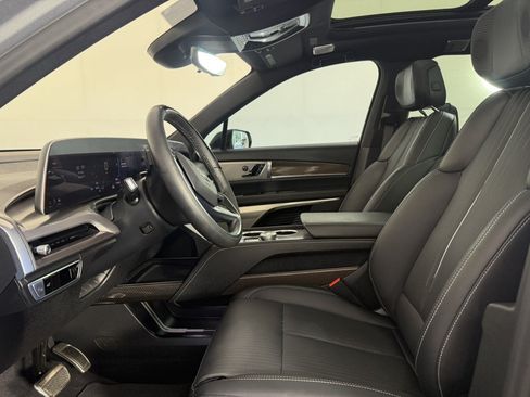 Used 2026 Cadillac Vistiq Luxury AWD/4WD image 19