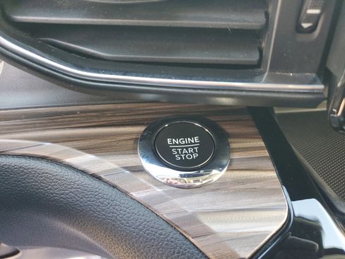 Used 2022 Ford Explorer Limited w/ Equipment Group 301A image 26