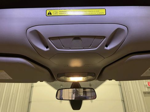 Used 2016 Ford Transit Connect XLT image 32