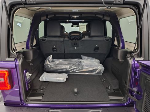 New 2026 Jeep Wrangler Unlimited Rubicon AWD/4WD image 16