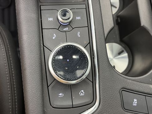 Certified 2025 Cadillac XT6 Luxury AWD/4WD image 29