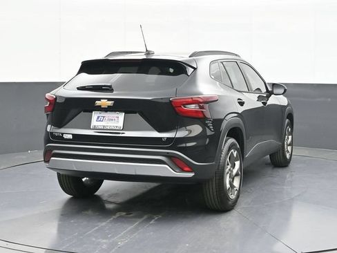 New 2026 Chevrolet Trax LT w/ Driver Confidence Package FWD image 9